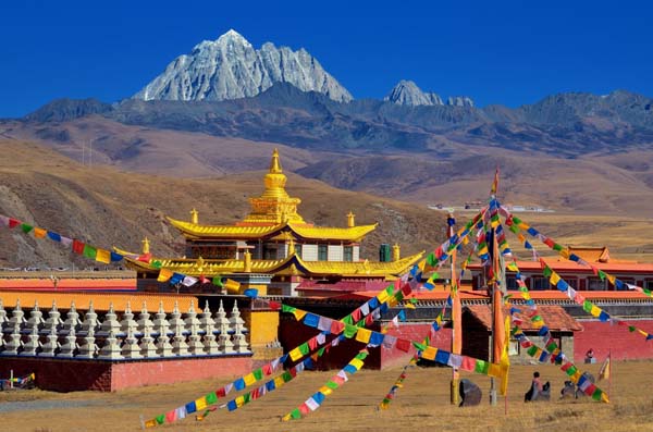 成都、丹巴、香格里拉、新都橋、海螺溝13日全景游