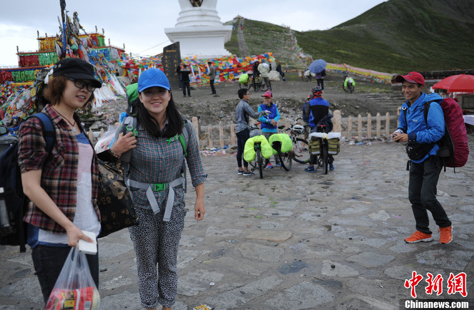 川藏線騎游者暴增 被調侃