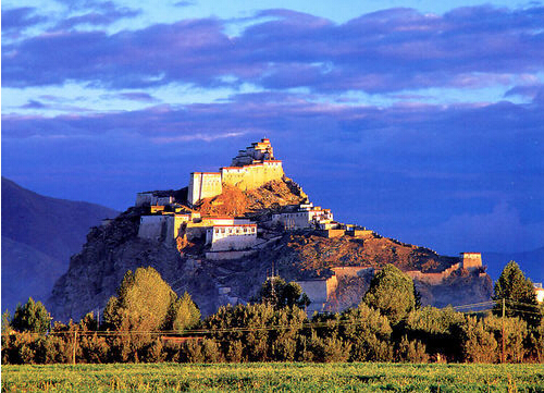 江孜達(dá)瑪節(jié)開幕在即 成都租越野車俱樂(lè)部邀您同行