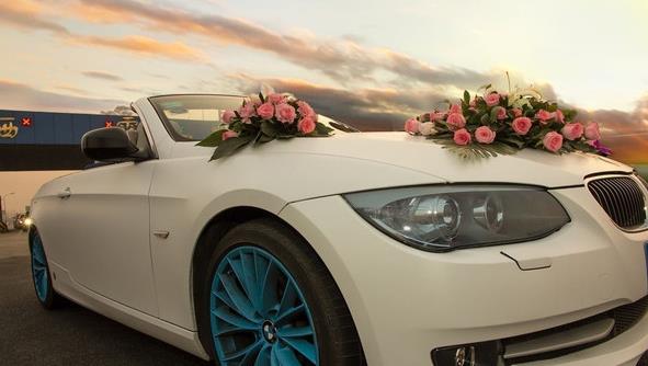 成都租車公司教你怎樣婚車搭配